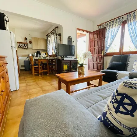 Сasa de vacaciones Casa Con Piscina Privada En Barrio Tranquilo Castelló d'Empúries