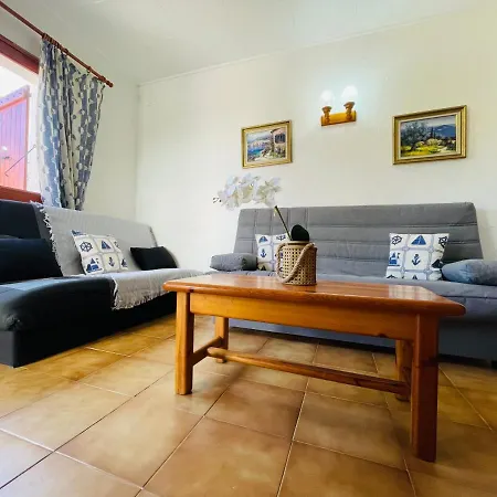 Holiday home Casa Con Piscina Privada En Barrio Tranquilo