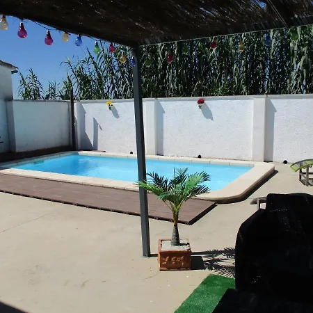 Vakantiehuis Casa Con Piscina Privada En Barrio Tranquilo