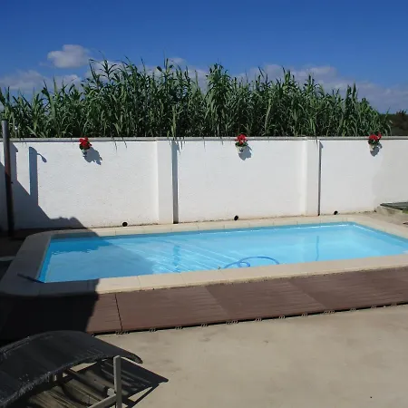 Casa Con Piscina Privada En Barrio Tranquilo 度假居 *