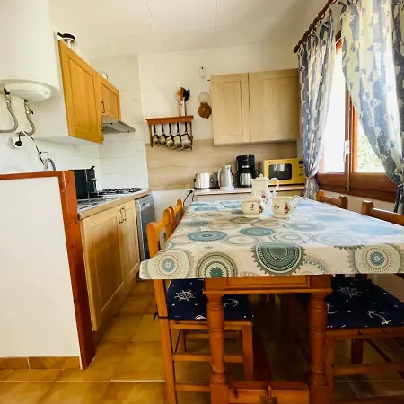 Casa Con Piscina Privada En Barrio Tranquilo 度假居 *